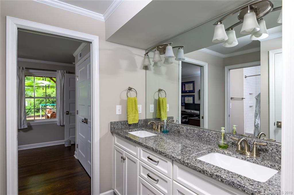 6016 Bismark Place Charlotte NC 28211