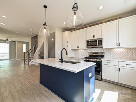 1308 Walter Taylor Way Charlotte NC 28206