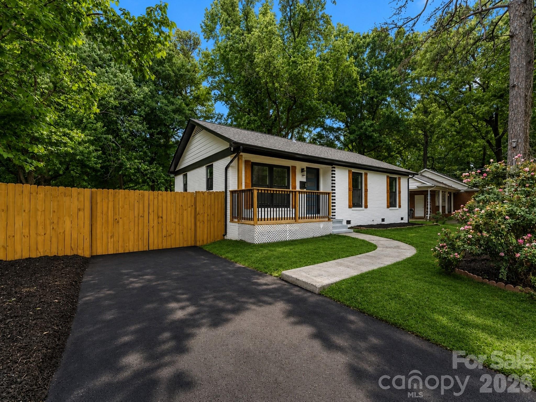 1519 Briarfield Drive Charlotte NC 28205