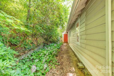 57 Beaverdam Road Candler NC 28715