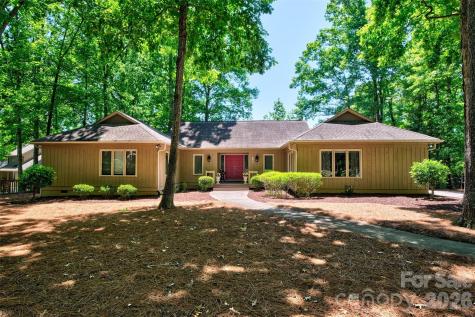 6 Honeysuckle Woods Lake Wylie SC 29710