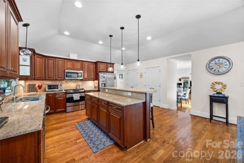 6 Honeysuckle Woods Lake Wylie SC 29710