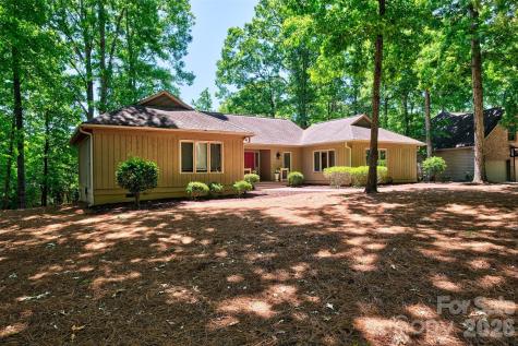 6 Honeysuckle Woods Lake Wylie SC 29710