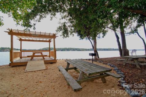 6 Honeysuckle Woods Lake Wylie SC 29710
