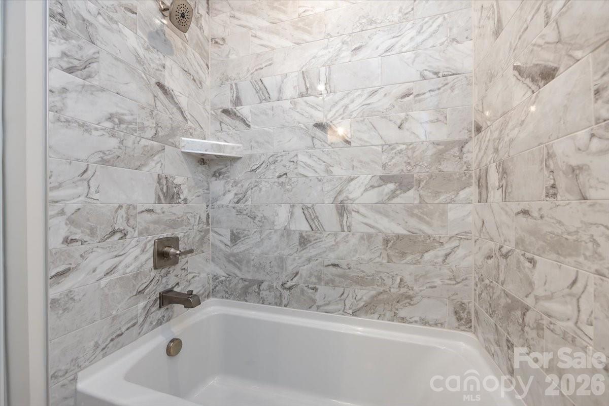 6012 Pivot Court Charlotte NC 28205