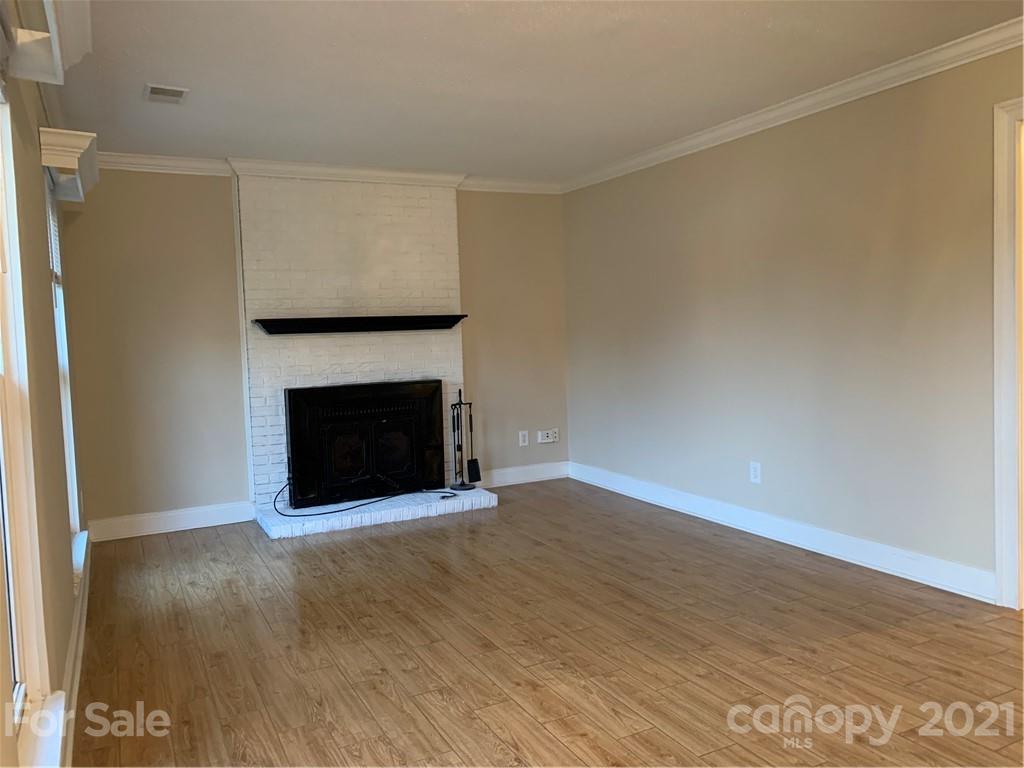 6739 Old Meadow Road Charlotte NC 28227