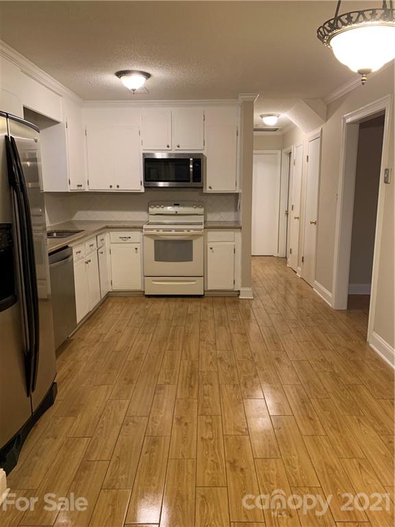 6739 Old Meadow Road Charlotte NC 28227