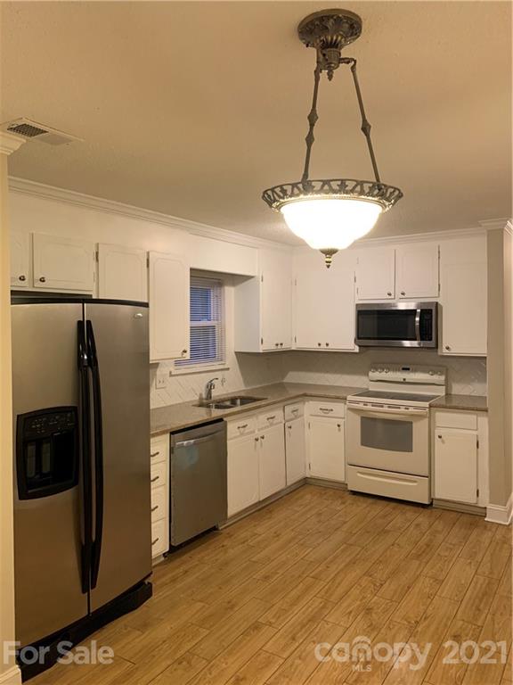 6739 Old Meadow Road Charlotte NC 28227