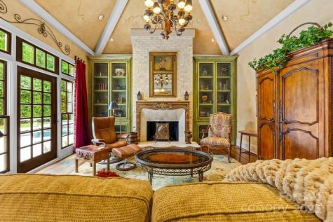 4523 Fox Brook Lane Charlotte NC 28211