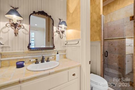 4523 Fox Brook Lane Charlotte NC 28211