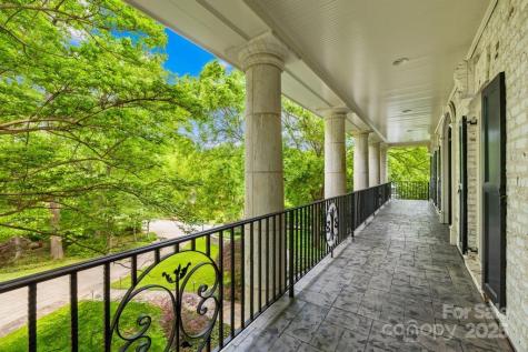 4523 Fox Brook Lane Charlotte NC 28211