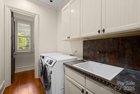 4523 Fox Brook Lane Charlotte NC 28211