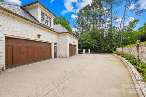4523 Fox Brook Lane Charlotte NC 28211
