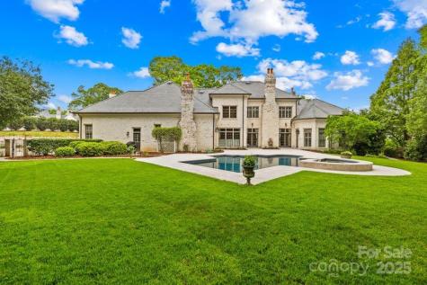 4523 Fox Brook Lane Charlotte NC 28211