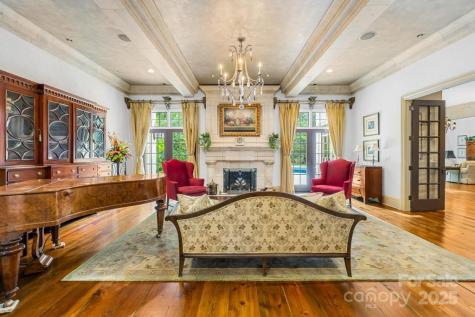 4523 Fox Brook Lane Charlotte NC 28211