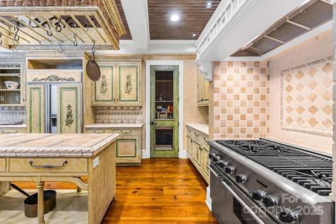 4523 Fox Brook Lane Charlotte NC 28211