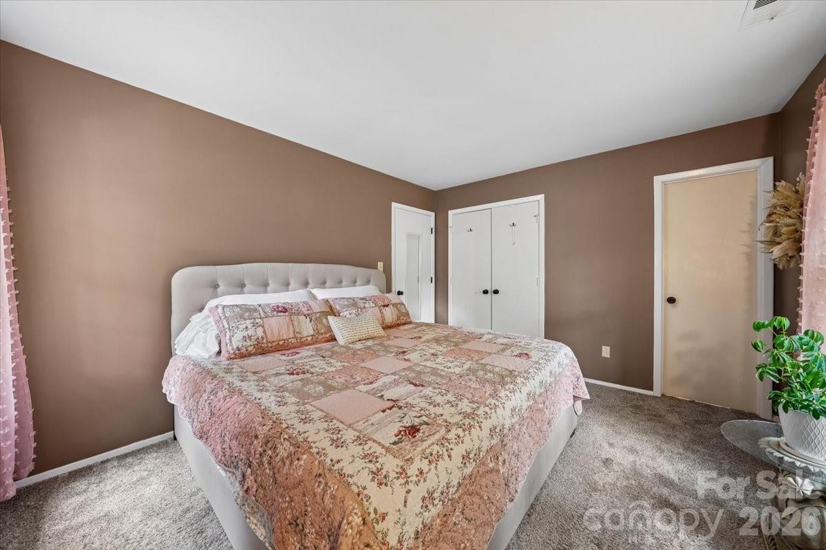 1005 Pinafore Drive Charlotte NC 28212