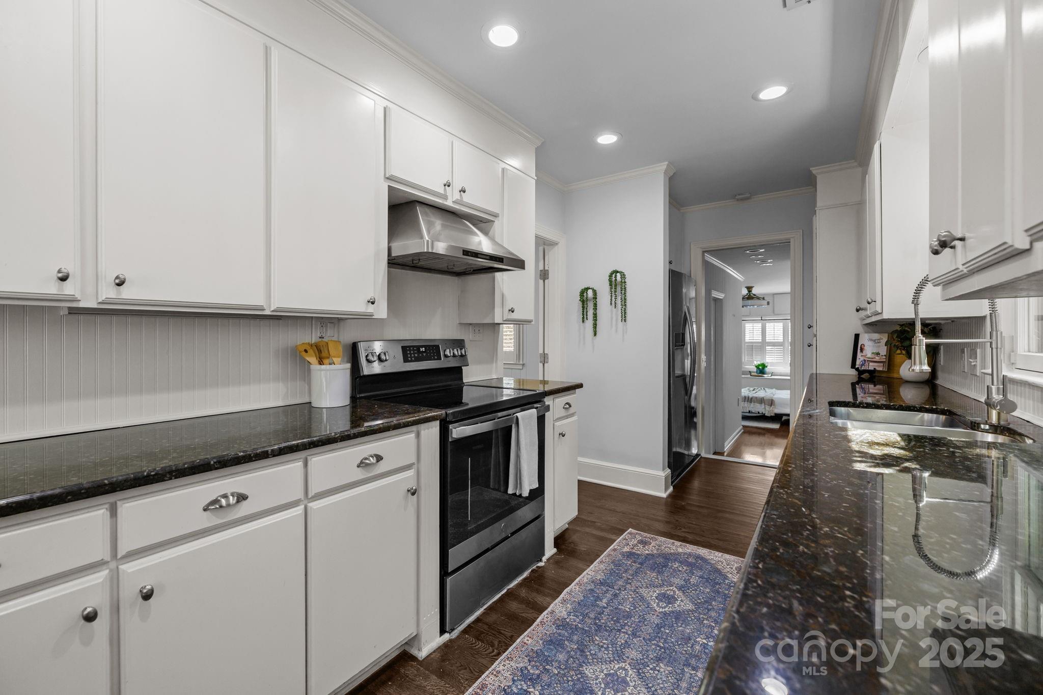 2209 Hassell Place Charlotte NC 28209
