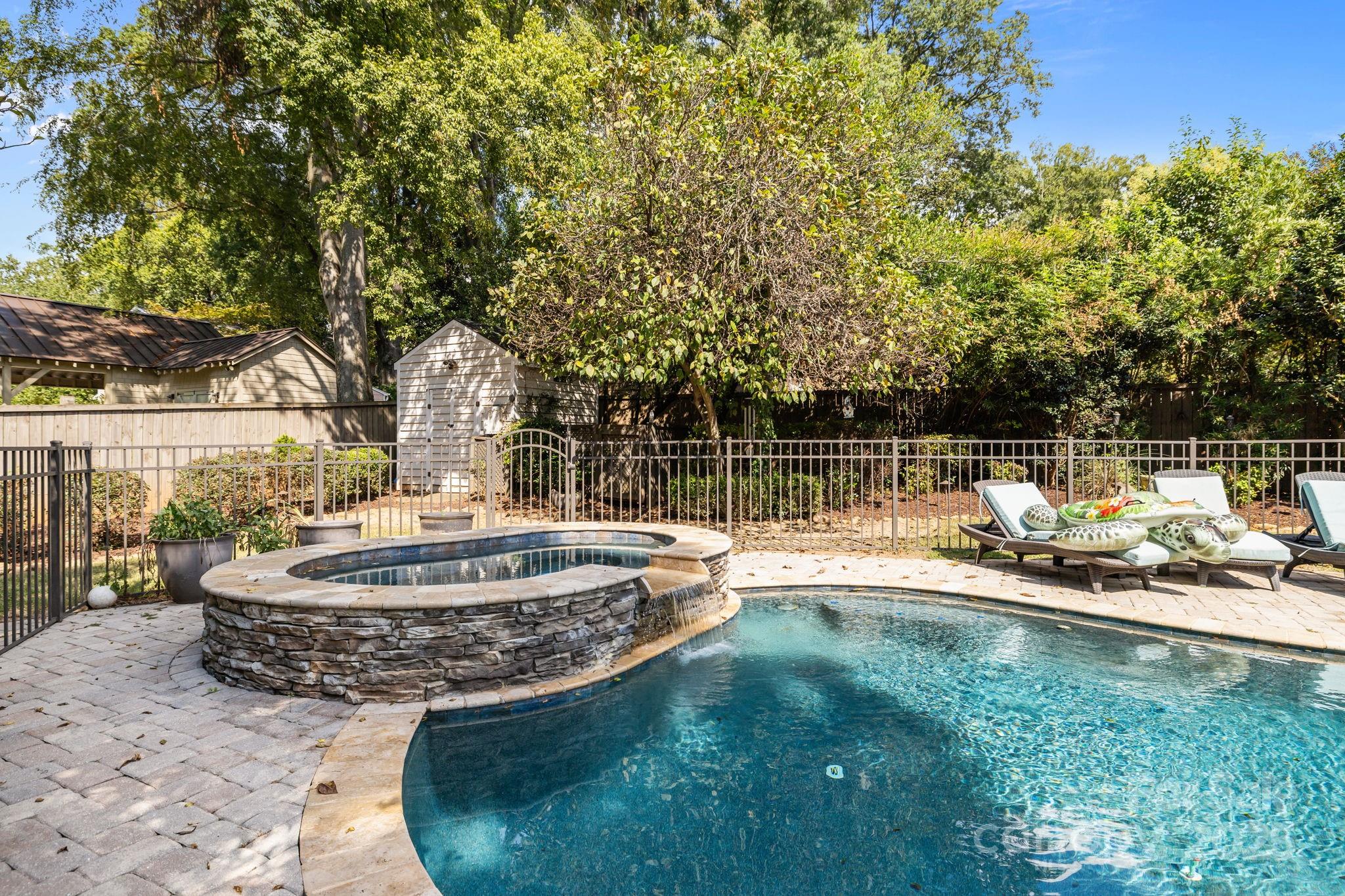 2209 Hassell Place Charlotte NC 28209
