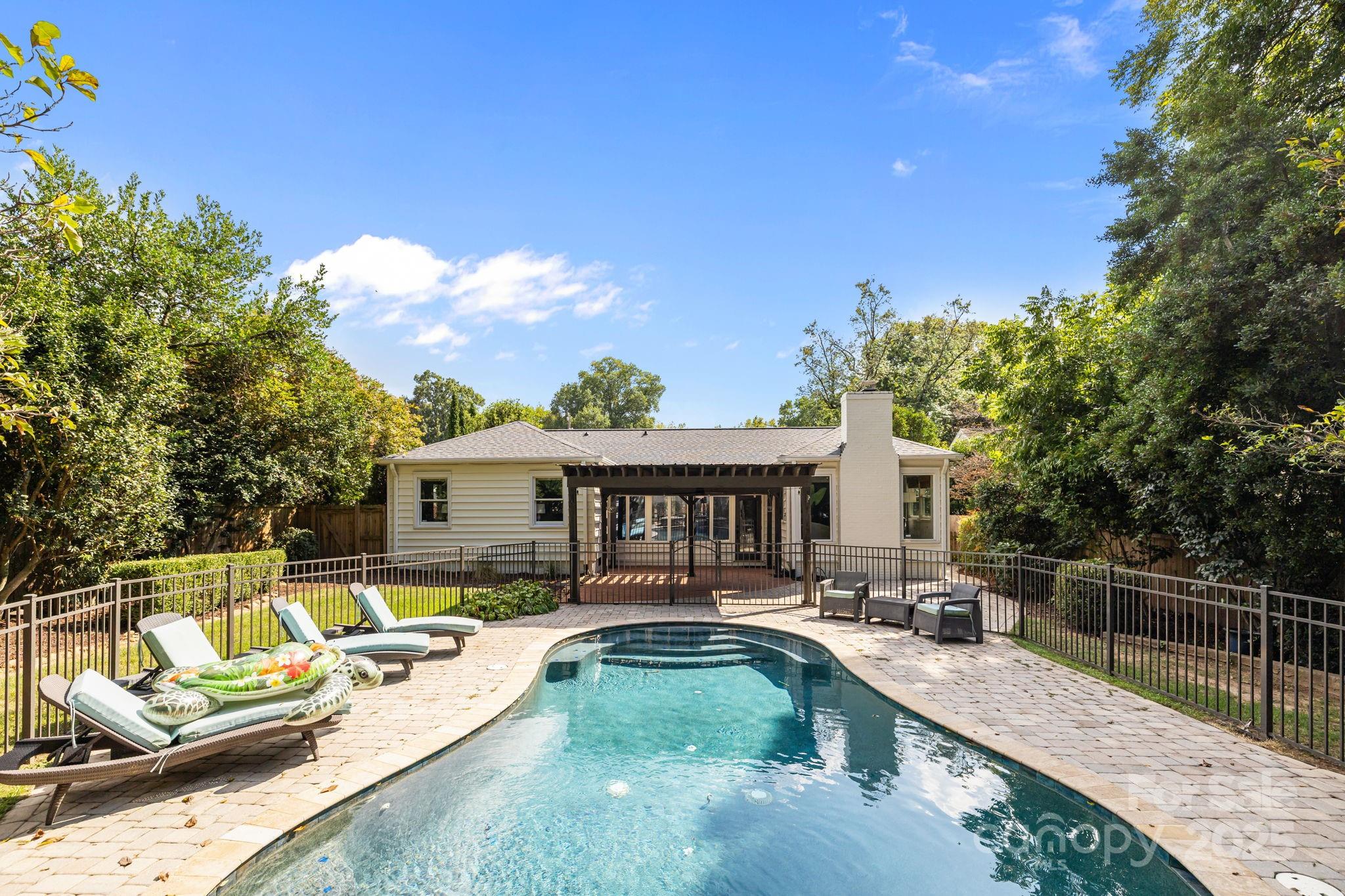 2209 Hassell Place Charlotte NC 28209