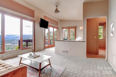 128 Leisure Mountain Road Asheville NC 28804