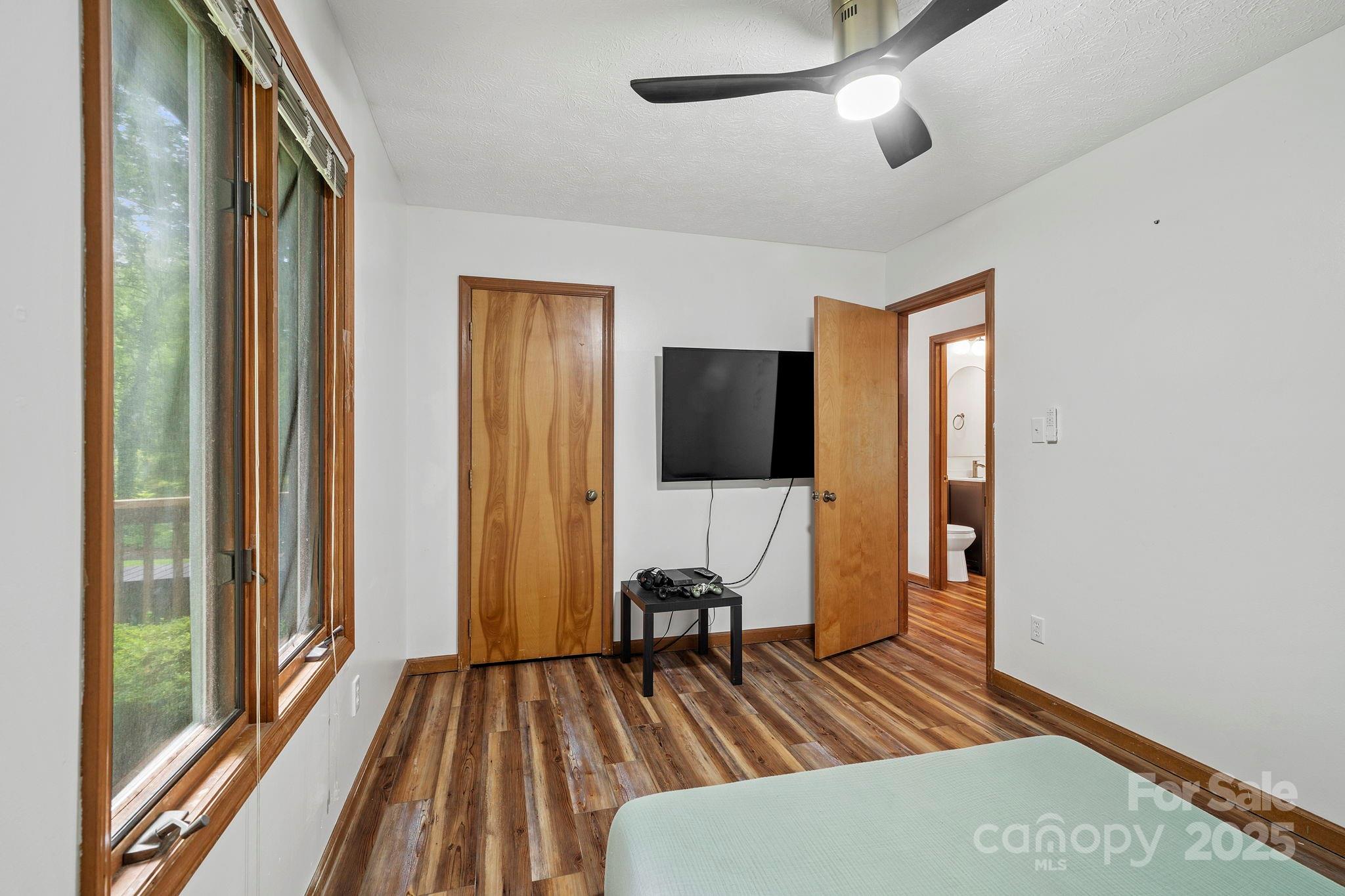 39 Spooks Branch Extension Asheville NC 28804