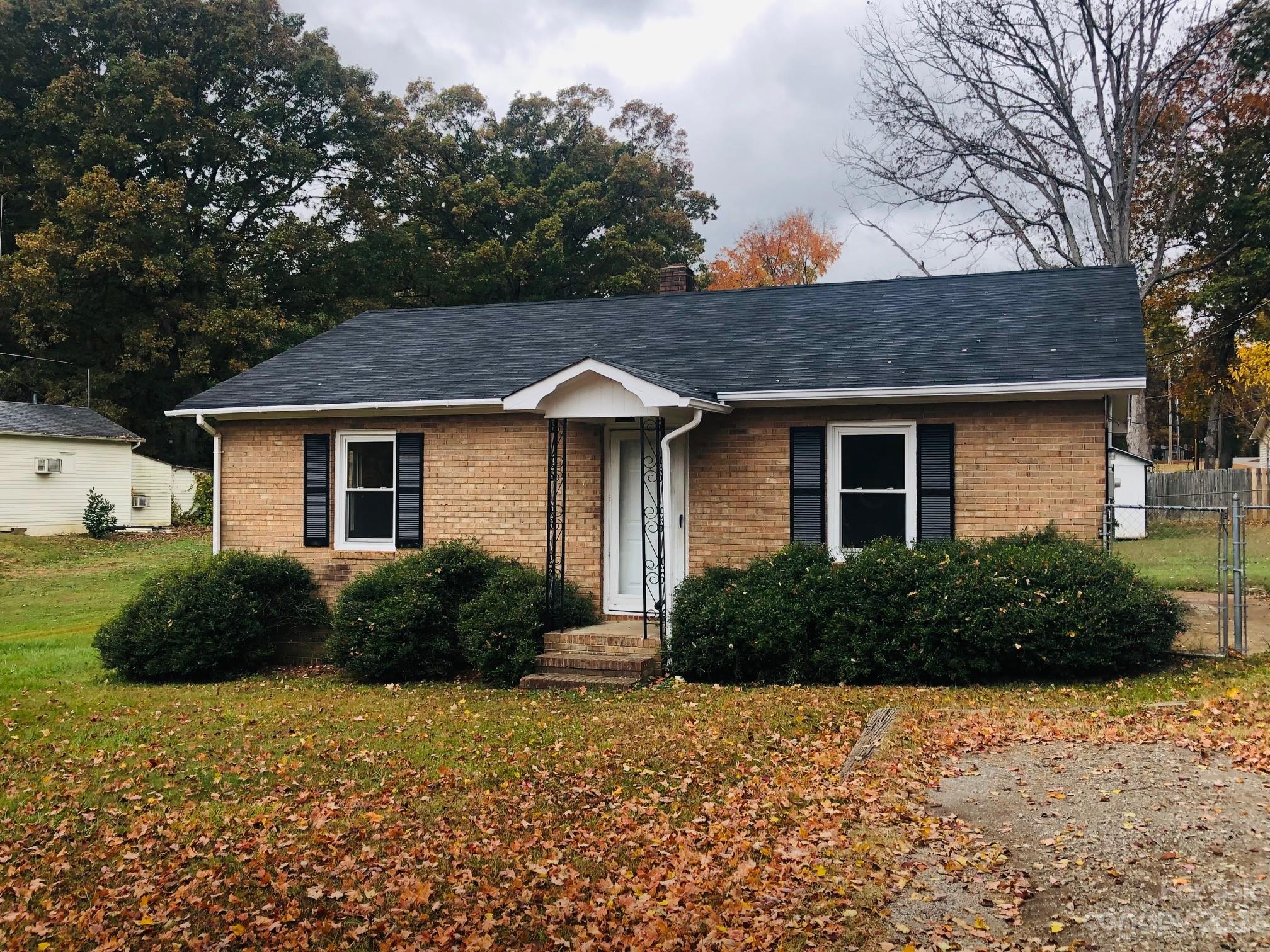 406 Lindsey Street Statesville NC 28625