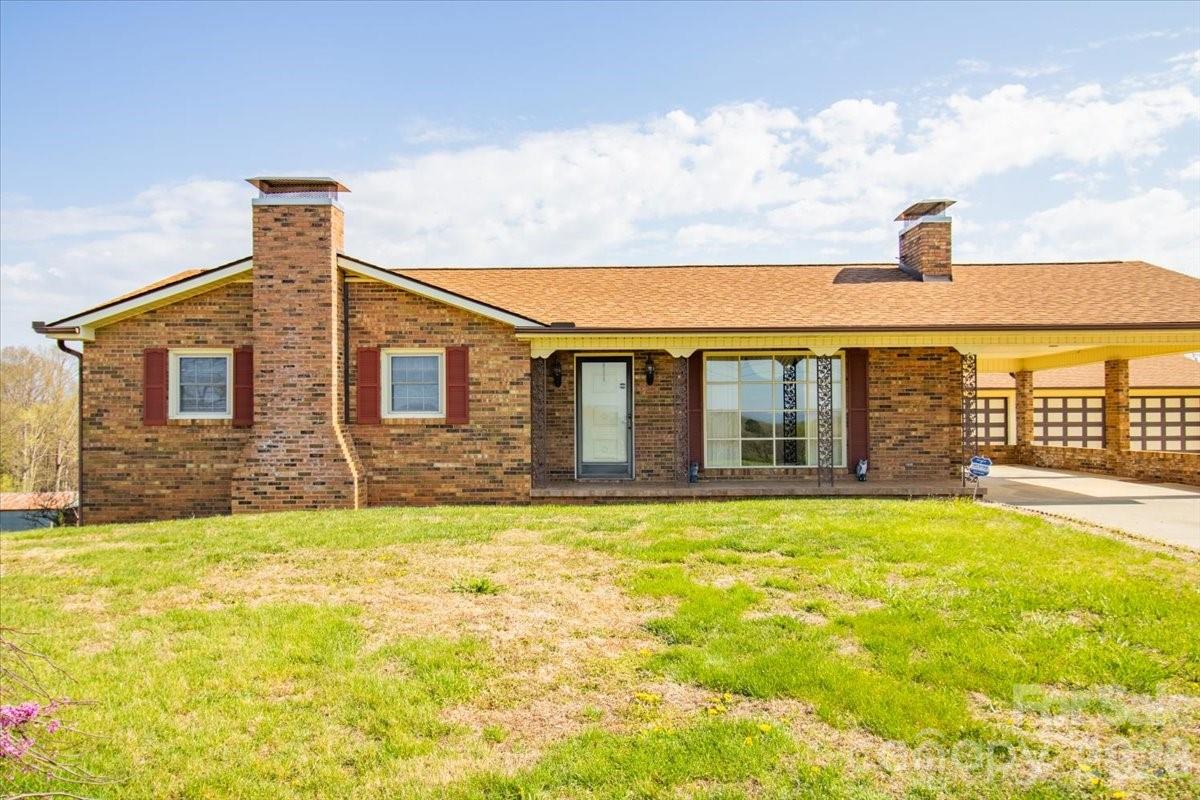 3556 White Plains Road Roaring River NC 28669
