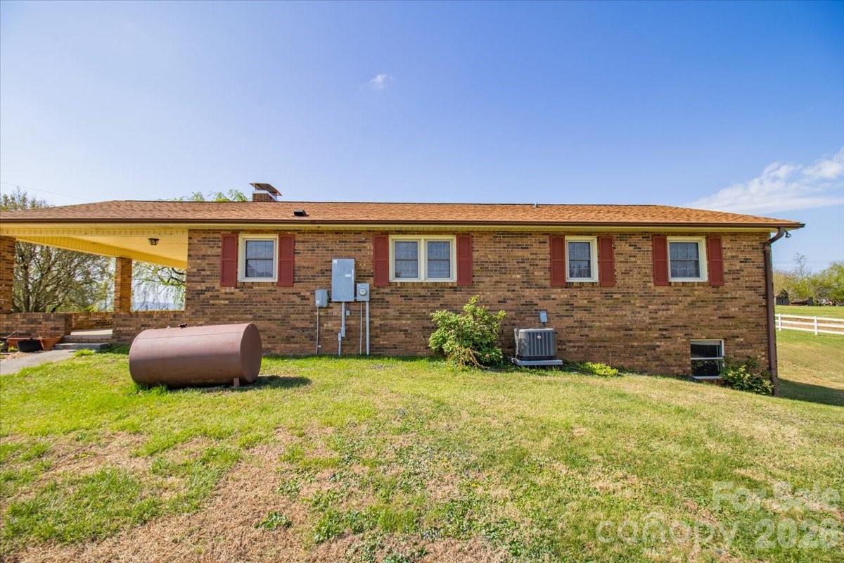 3556 White Plains Road Roaring River NC 28669