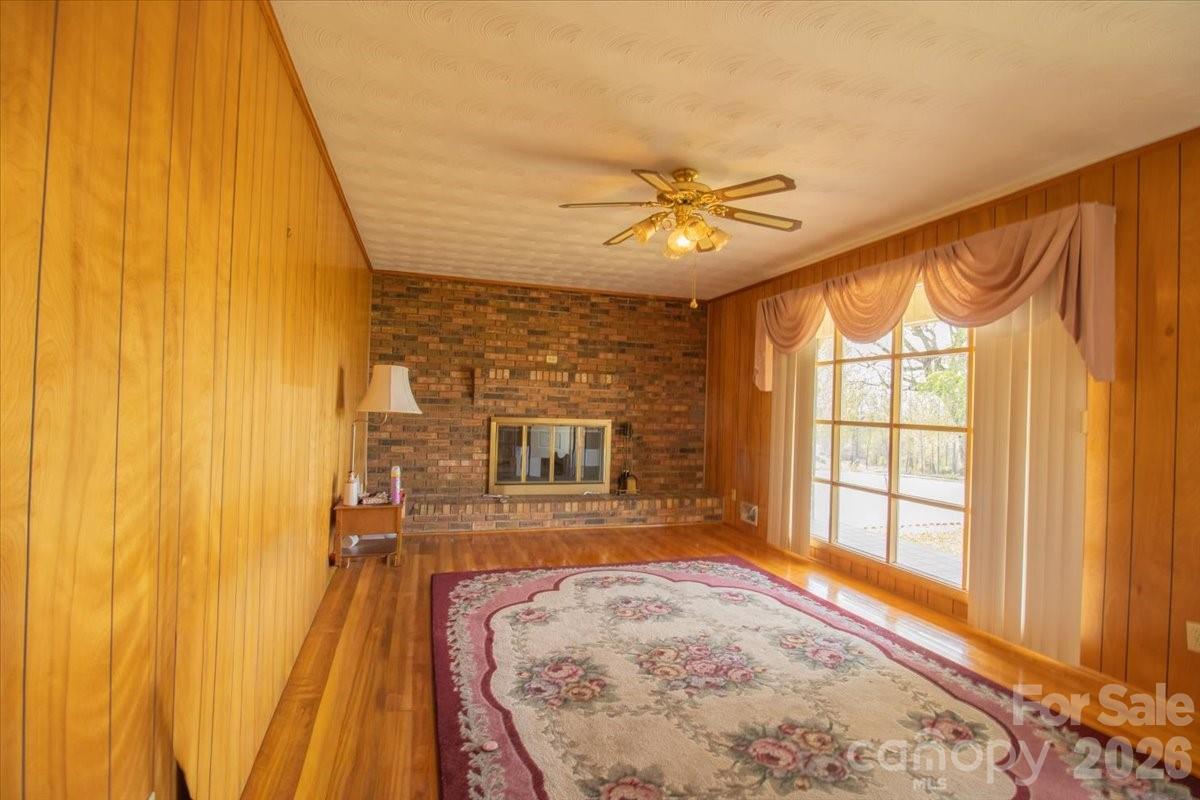 3556 White Plains Road Roaring River NC 28669