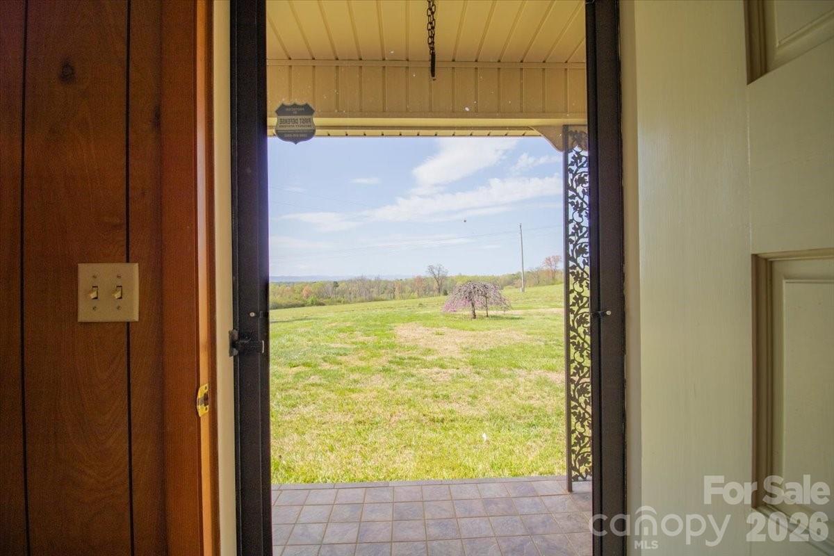 3556 White Plains Road Roaring River NC 28669