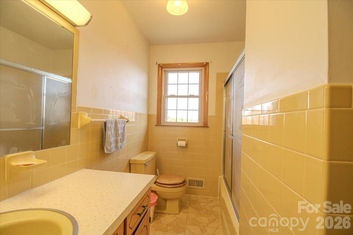 3556 White Plains Road Roaring River NC 28669
