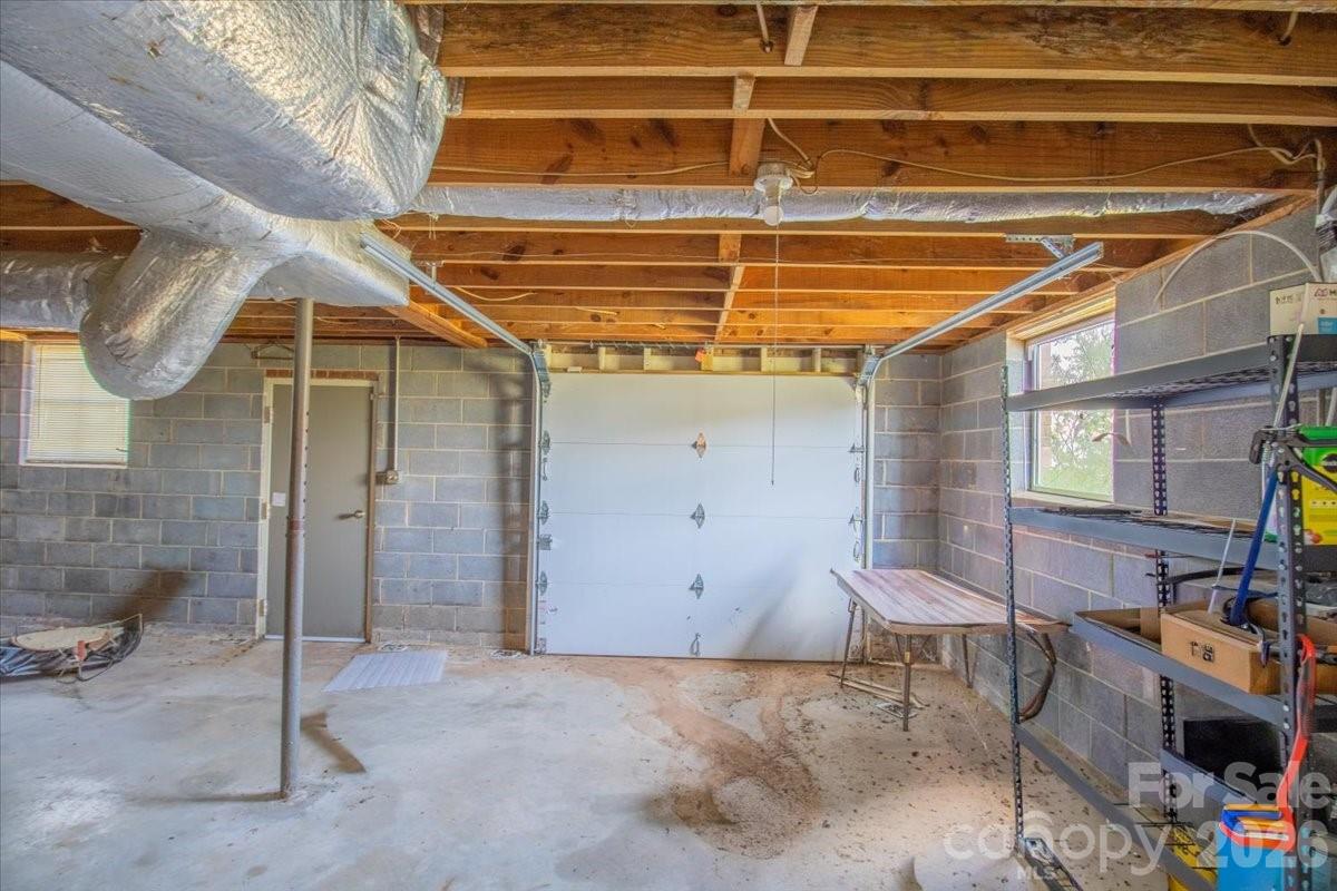 3556 White Plains Road Roaring River NC 28669