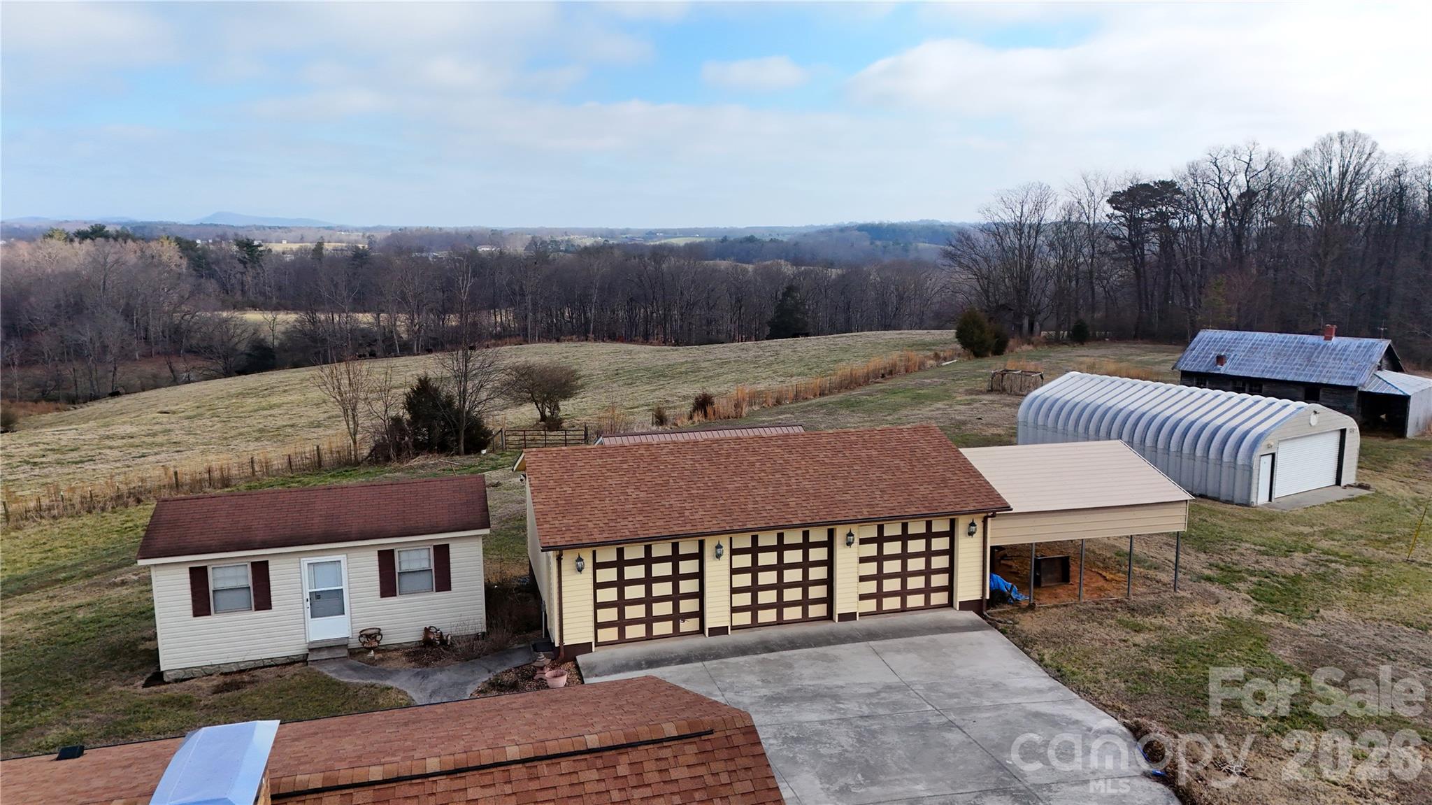 3556 White Plains Road Roaring River NC 28669