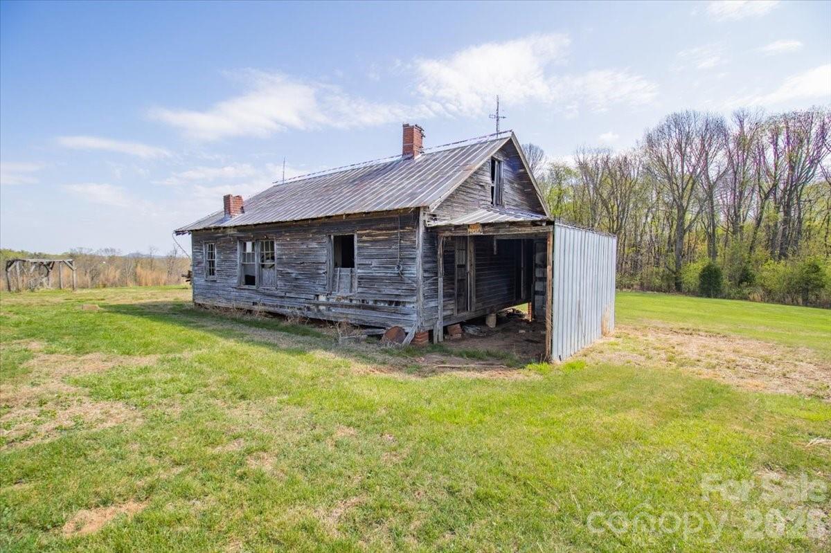 3556 White Plains Road Roaring River NC 28669