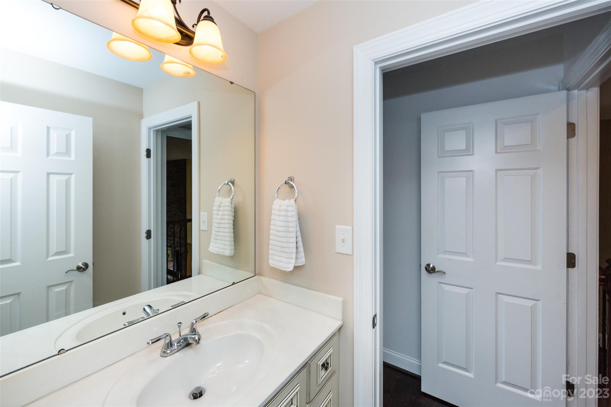 9318 Tenby Lane Matthews NC 28104