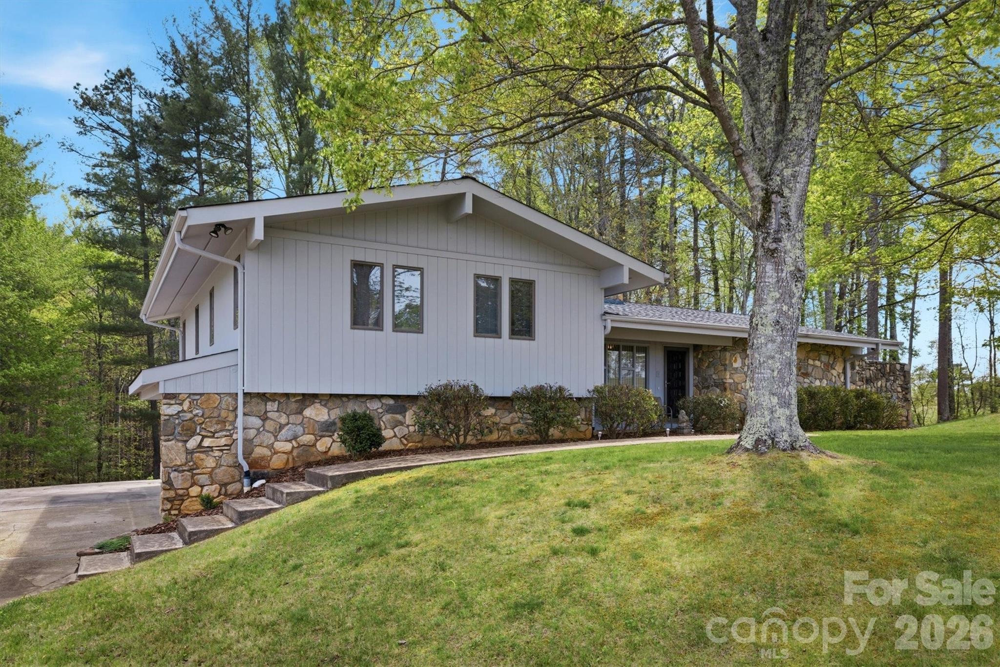 122 Lake Club Drive Nebo NC 28761