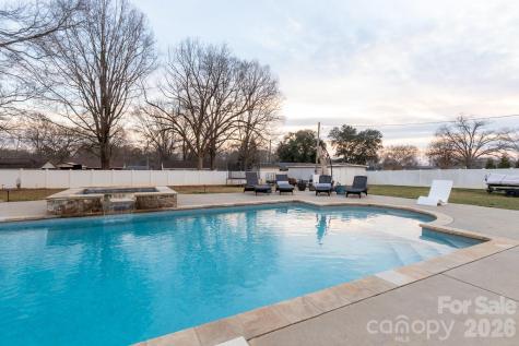 813 W Mountain Street Kings Mountain NC 28086