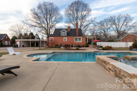 813 W Mountain Street Kings Mountain NC 28086