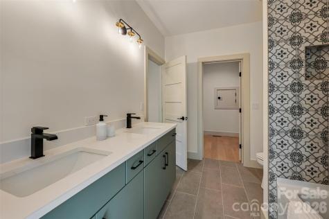 30 Sand Hill Road Asheville NC 28806