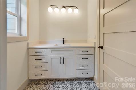30 Sand Hill Road Asheville NC 28806