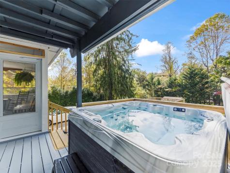 9 Hilltop Road Asheville NC 28803