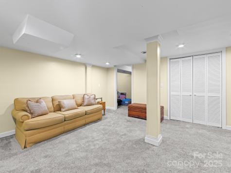 9 Hilltop Road Asheville NC 28803