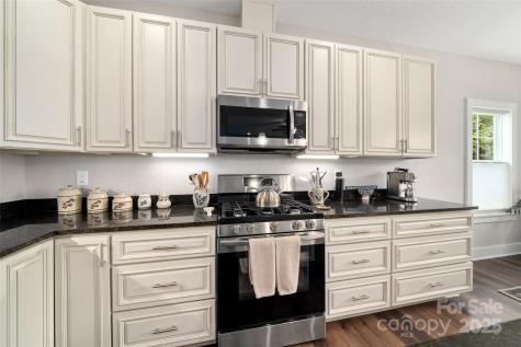 9 Vedder Way Swannanoa NC 28778