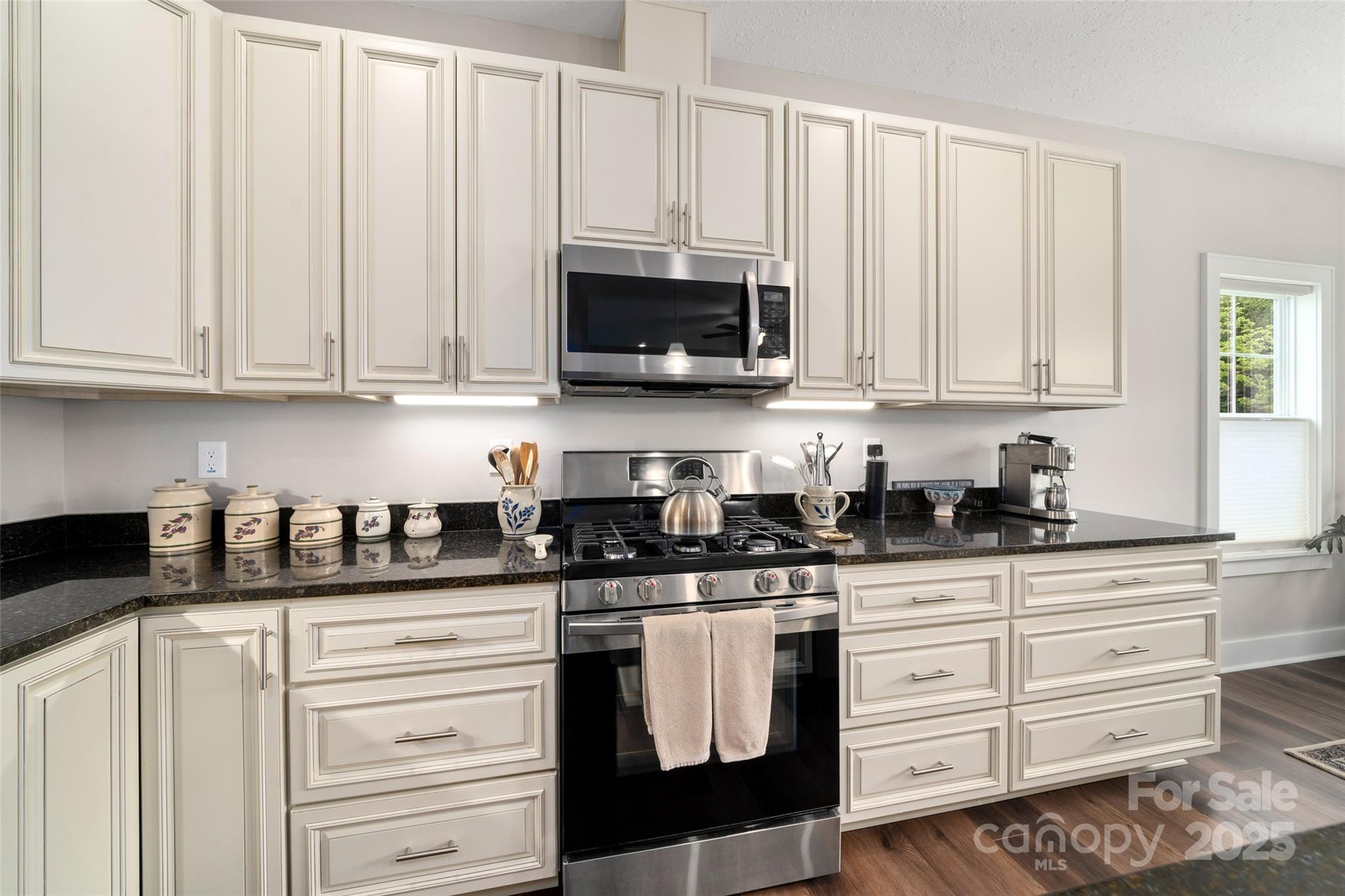 9 Vedder Way Swannanoa NC 28778