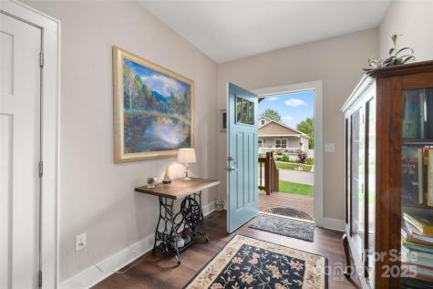9 Vedder Way Swannanoa NC 28778