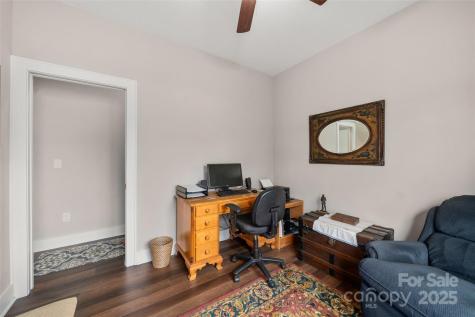 9 Vedder Way Swannanoa NC 28778