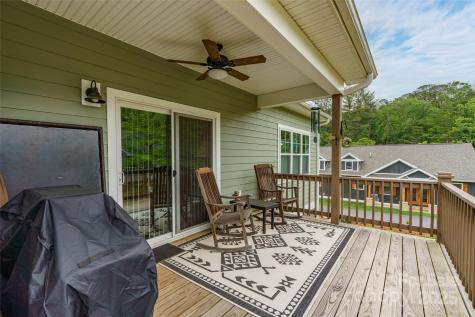 9 Vedder Way Swannanoa NC 28778