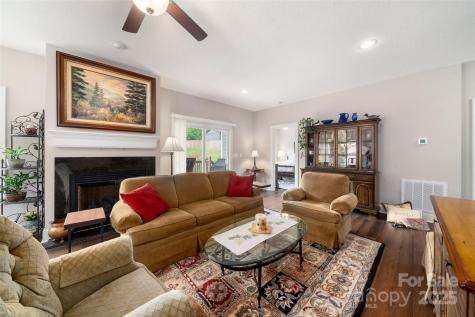 9 Vedder Way Swannanoa NC 28778