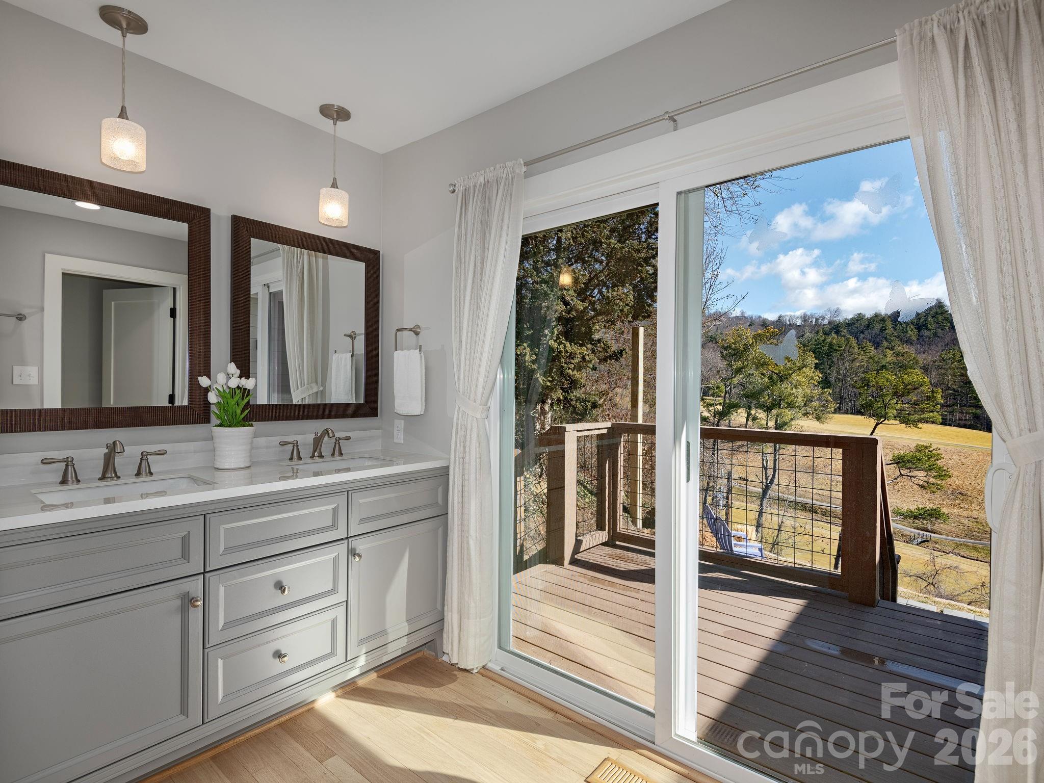 41 Robinhood Road Asheville NC 28804